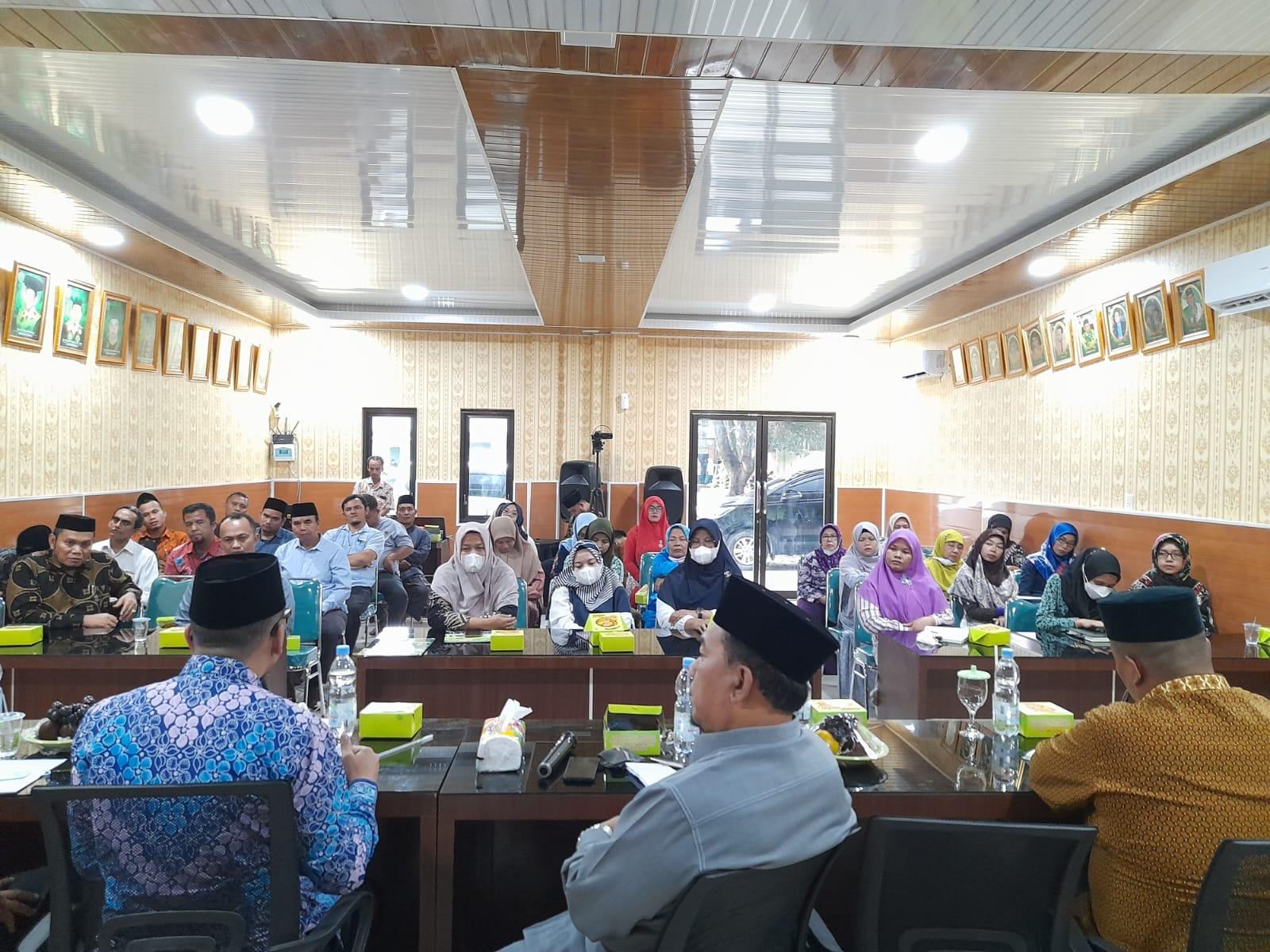 Diskusi ilmiah dengan menghadirkan Ketua Komisi.II DPR RI, Dr. Doli Kurnia Tanjung di UNIVA Medan