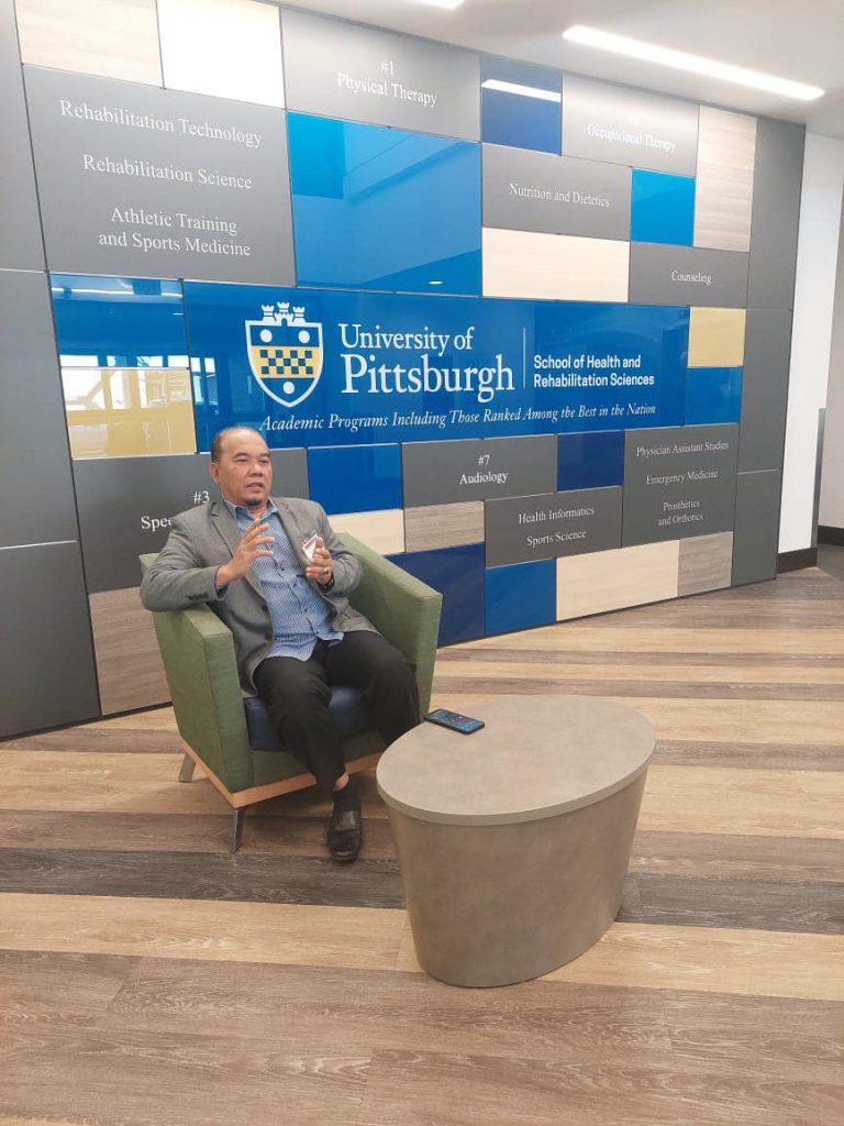 Rektor UNIVA di Pittsburgh University USA.